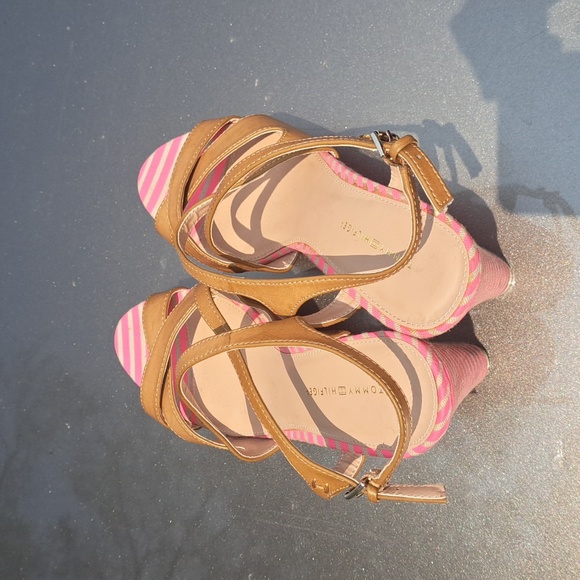 Size 7.5 Pink/Tan Tommy Hilfiger Wedges - Picture 2 of 3